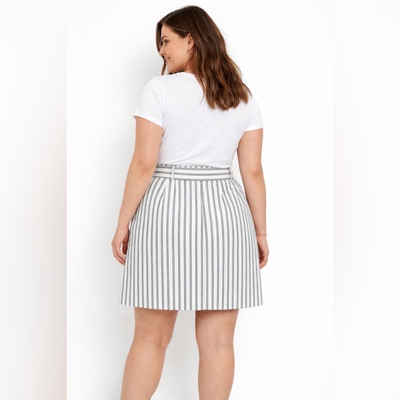 Ann Taylor Striped A-Line Skirt Size 12
White Black Belted Career Office - Picture 2 of 12